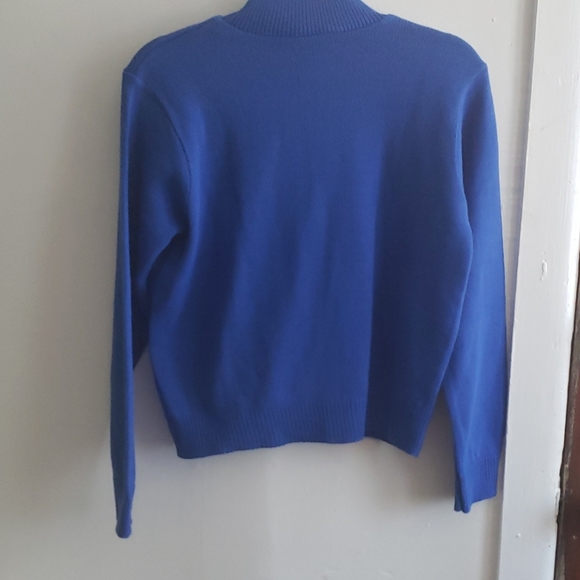 Carly Blake sweater. - Picture 2 of 3